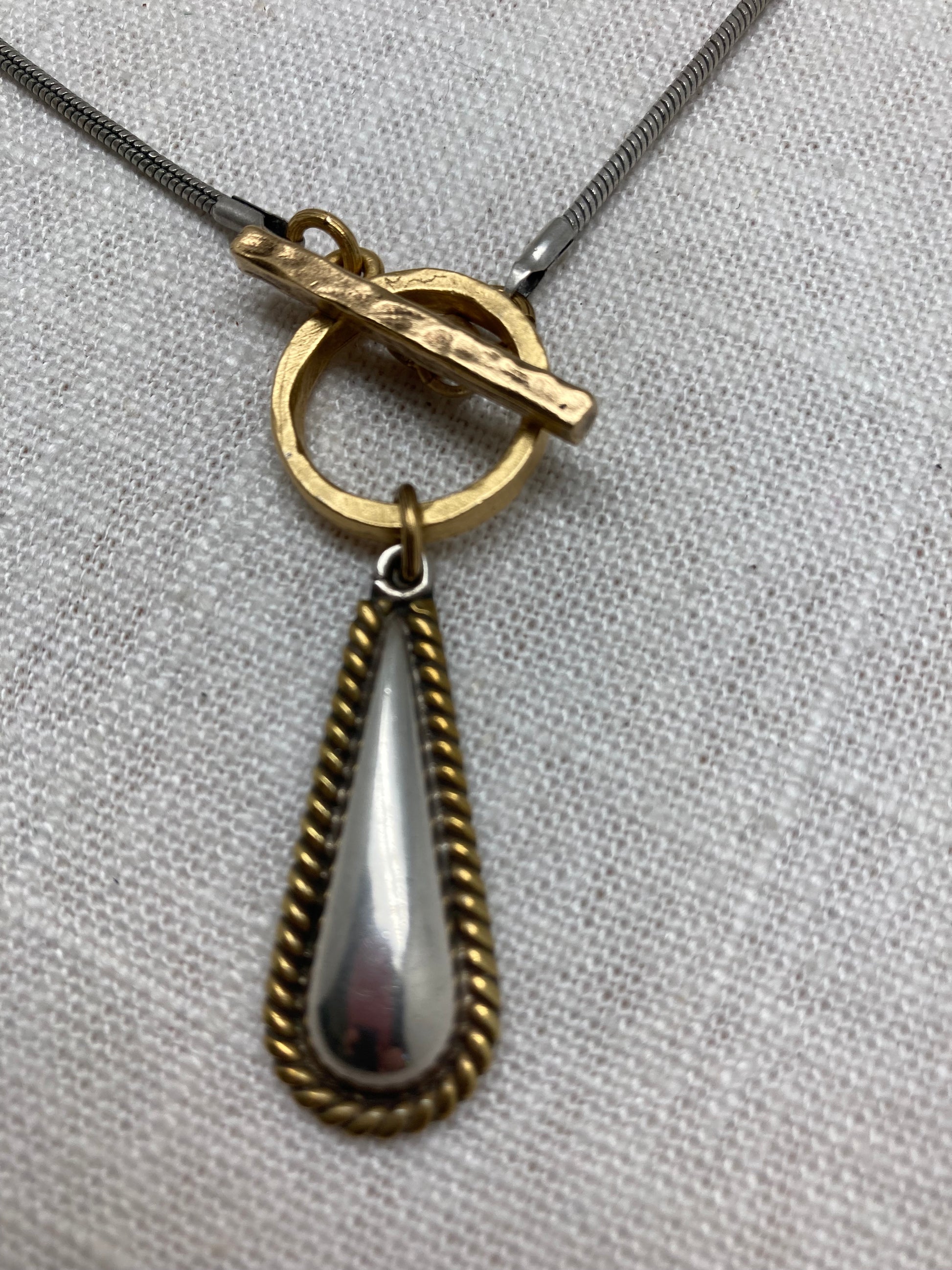 vintage teardrop shaped pendant necklace